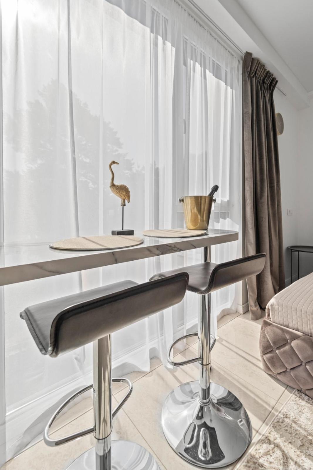 Apartment Adore